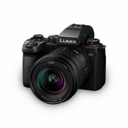 Panasonic Lumix S5II + S 20-60MM F3.5-5.6 MILC 24.2 MP CMOS 12000 x 8000 pixels Black 