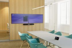 HP Poly Barre de visioconférence tout-en-un Poly Studio X50 avec kit de contrôleur TC8 (Poly)